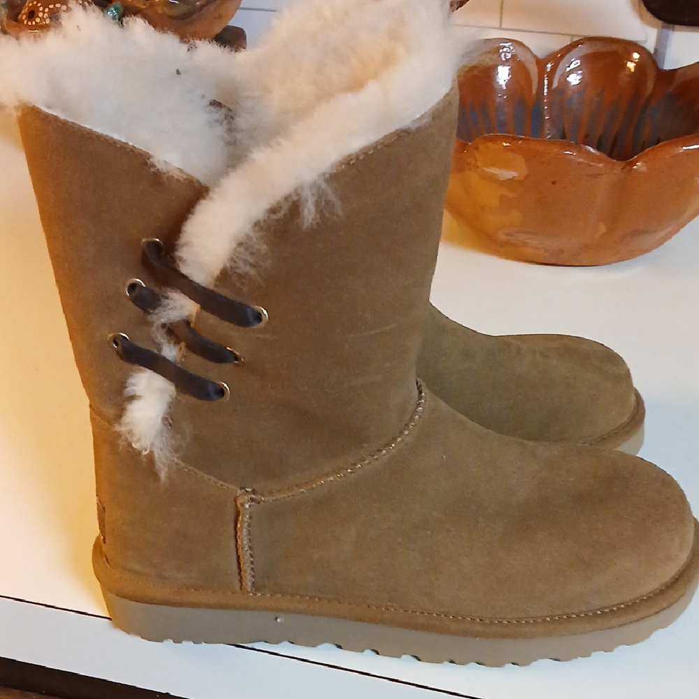 UGG Tan Winter Boots with Plush Lining